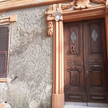 Scalinata Vernazza Little House لا سبيتسْيا